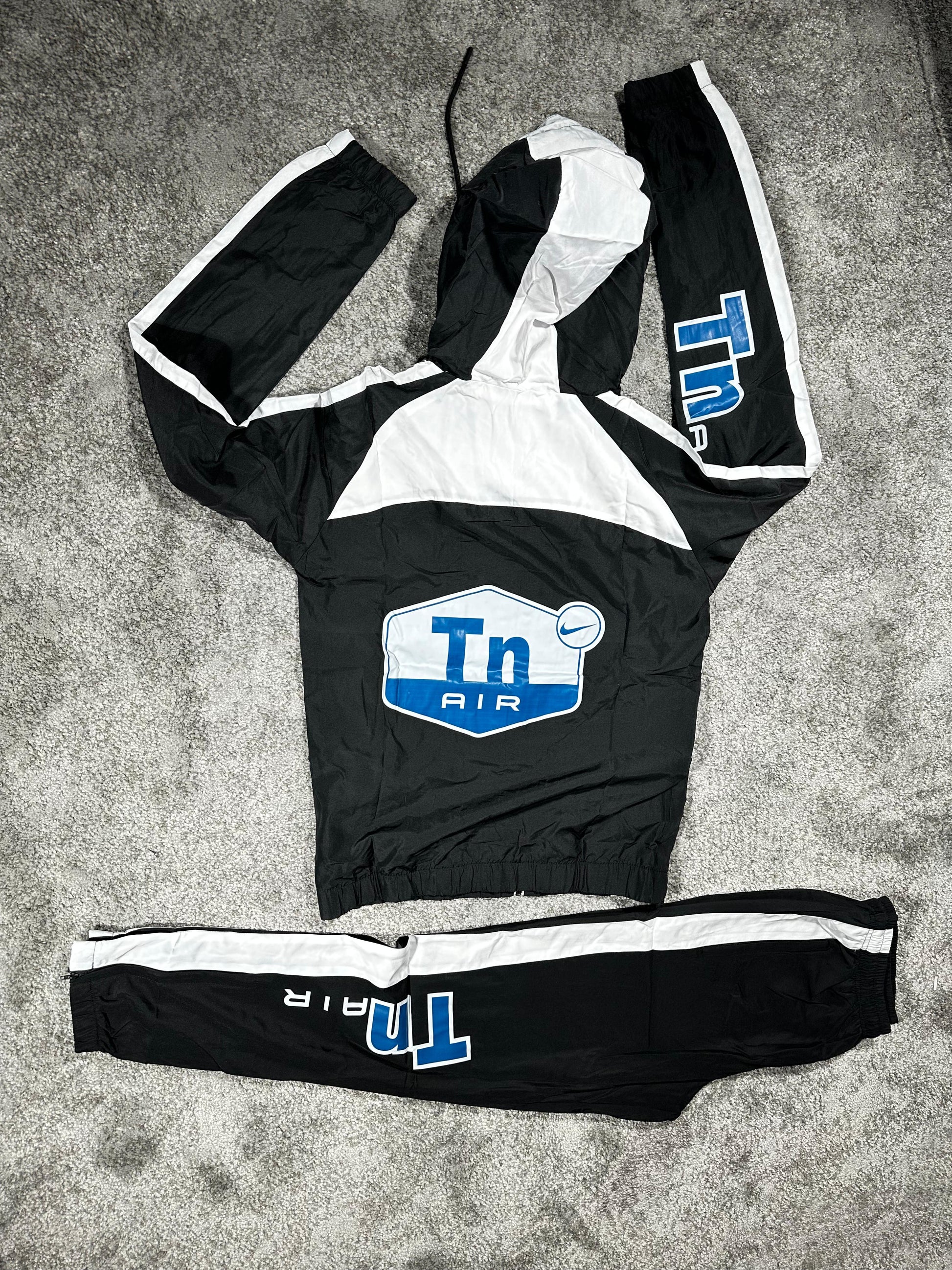 CHANDAL NIKE TN