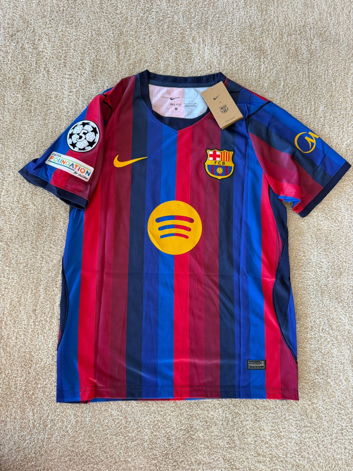 FC BARCELONA ( HOME KIT )