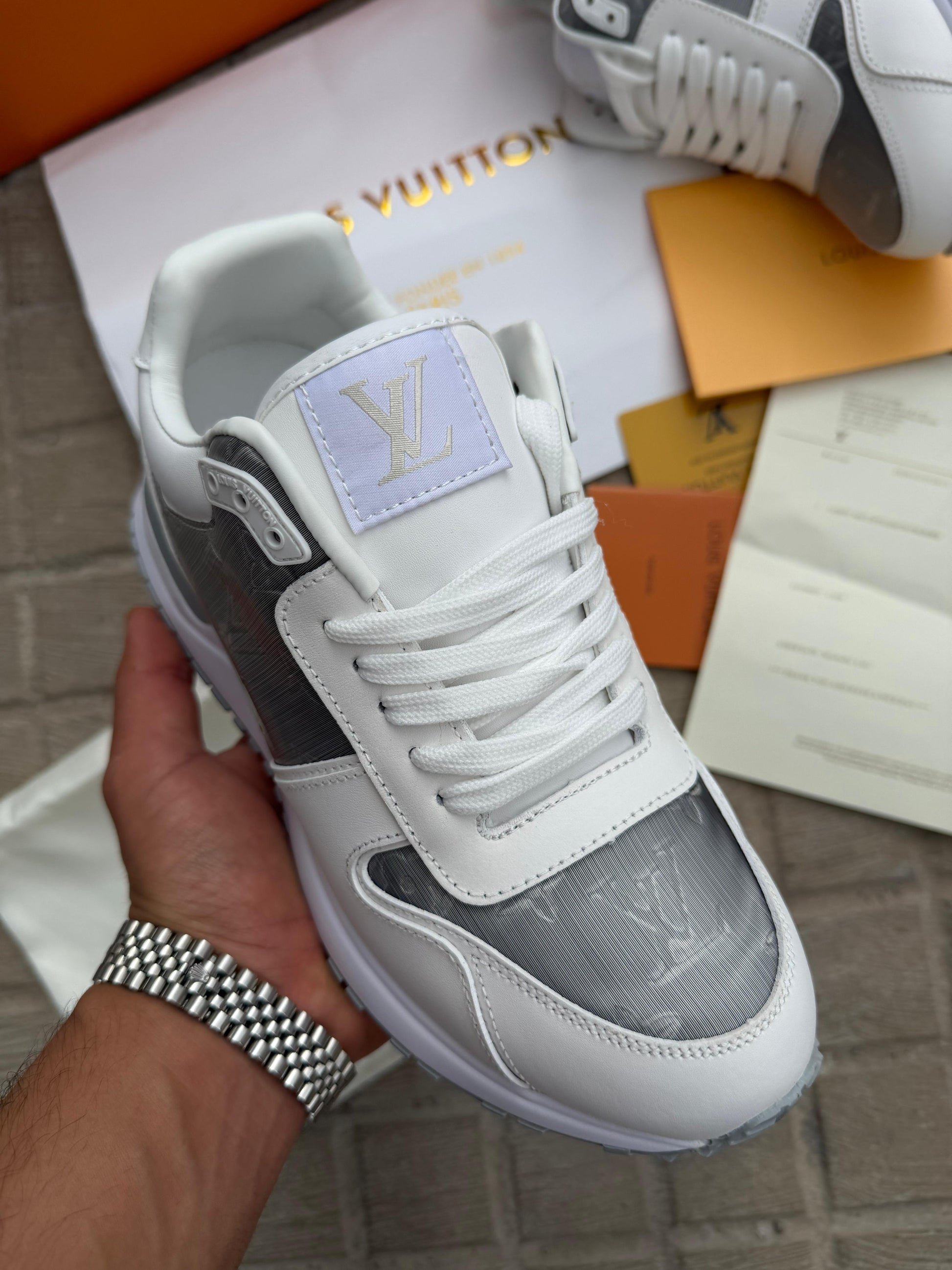 LOUIS VUITTON