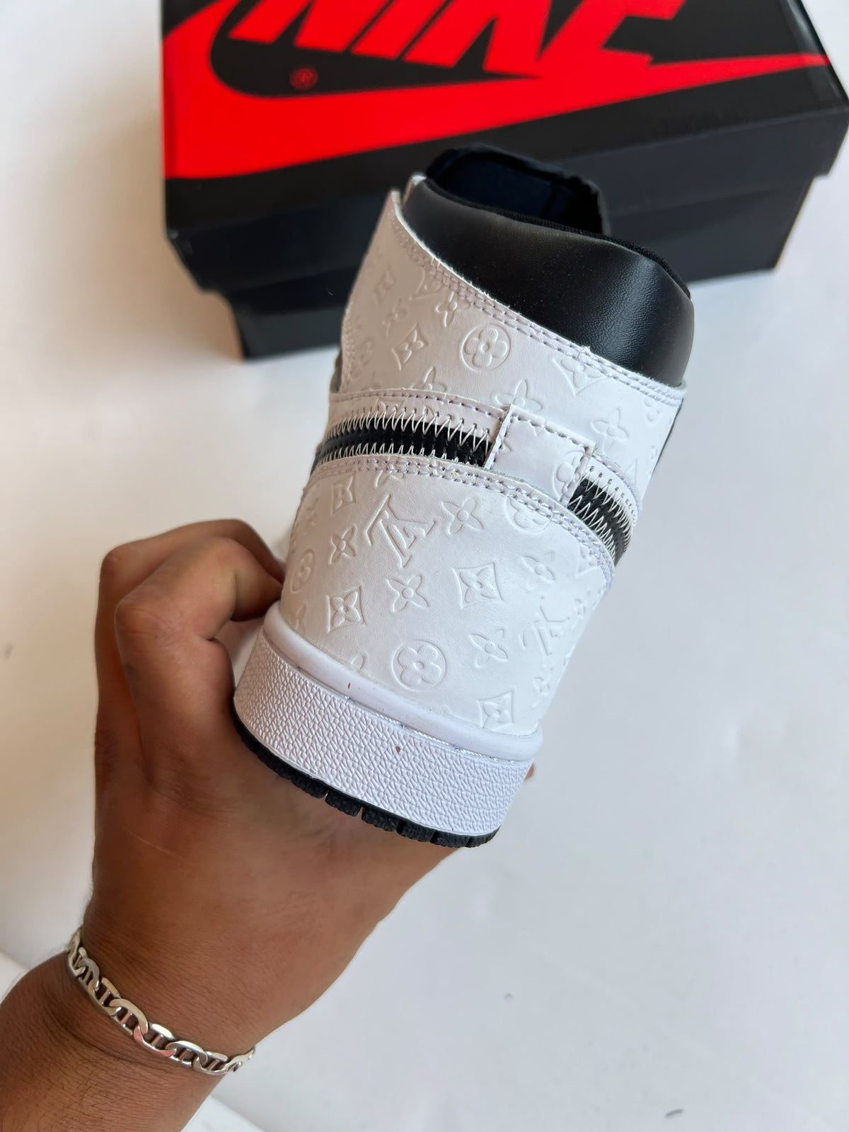 AIR JORDAN 1 MIND