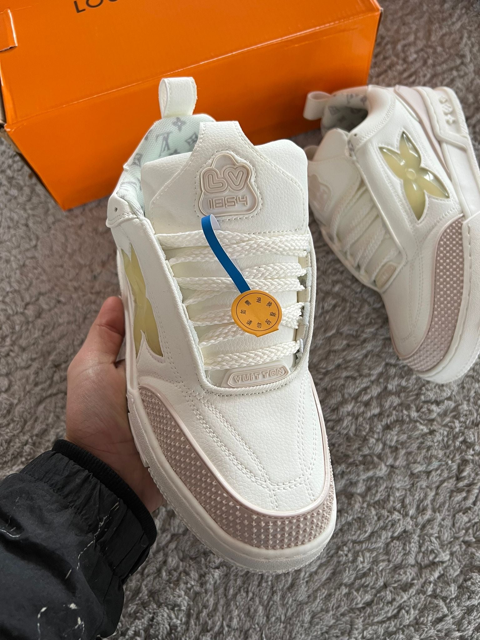 LOUIS VUITTON