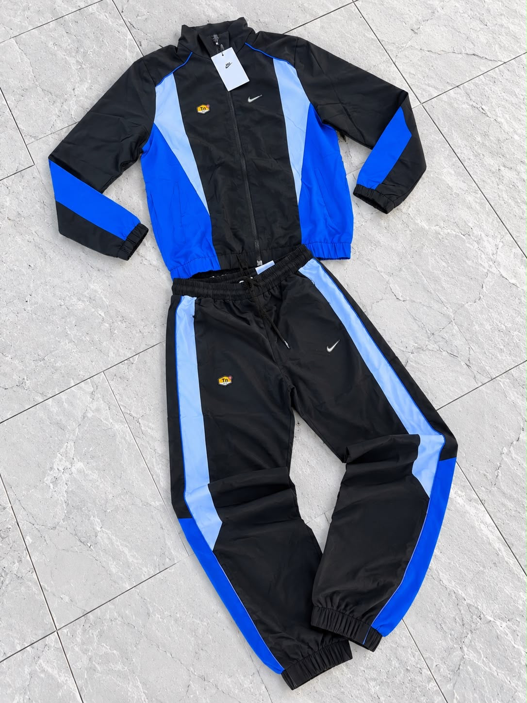 CHANDAL NIKE TN