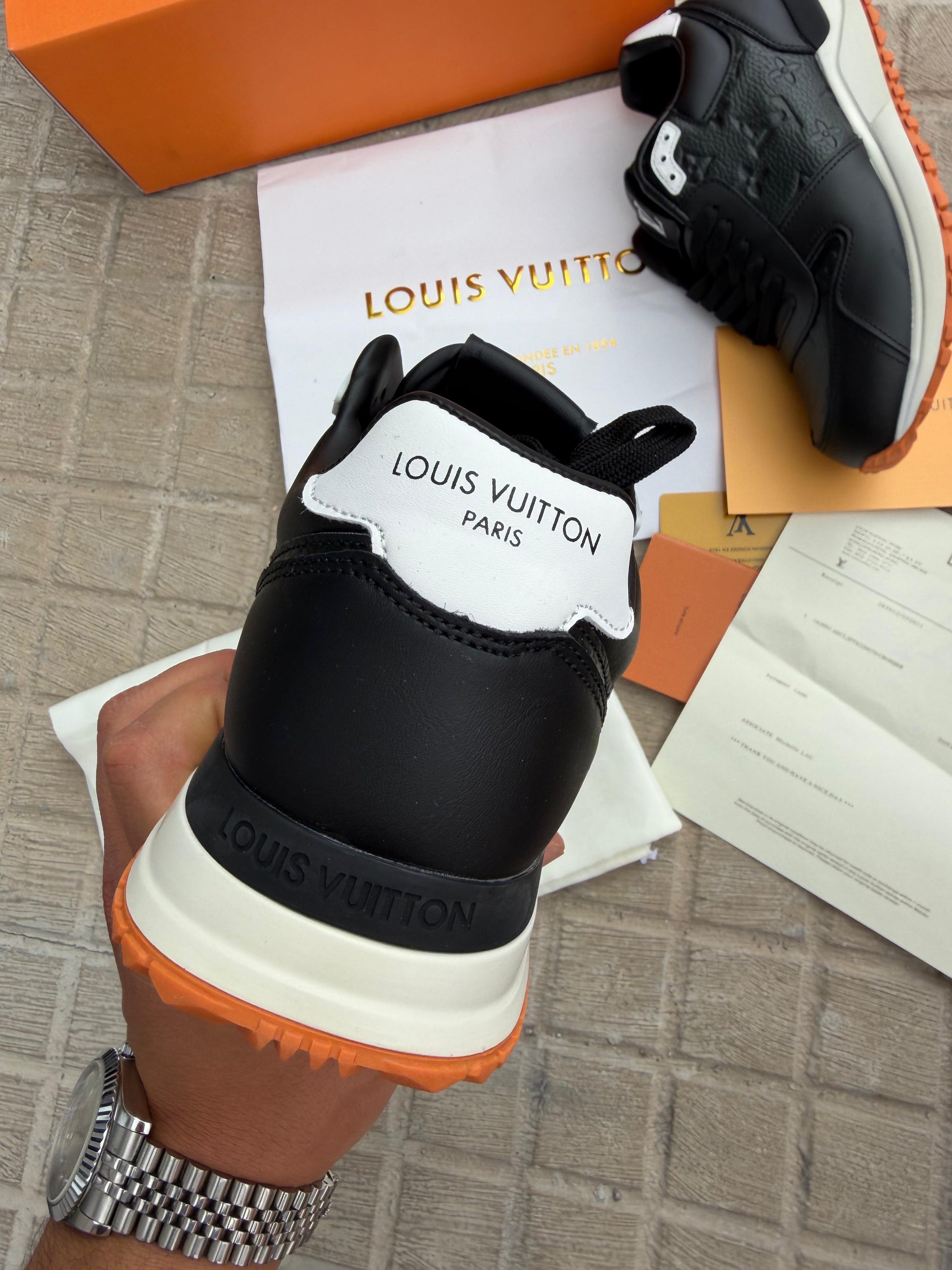 LOUIS VUITTON