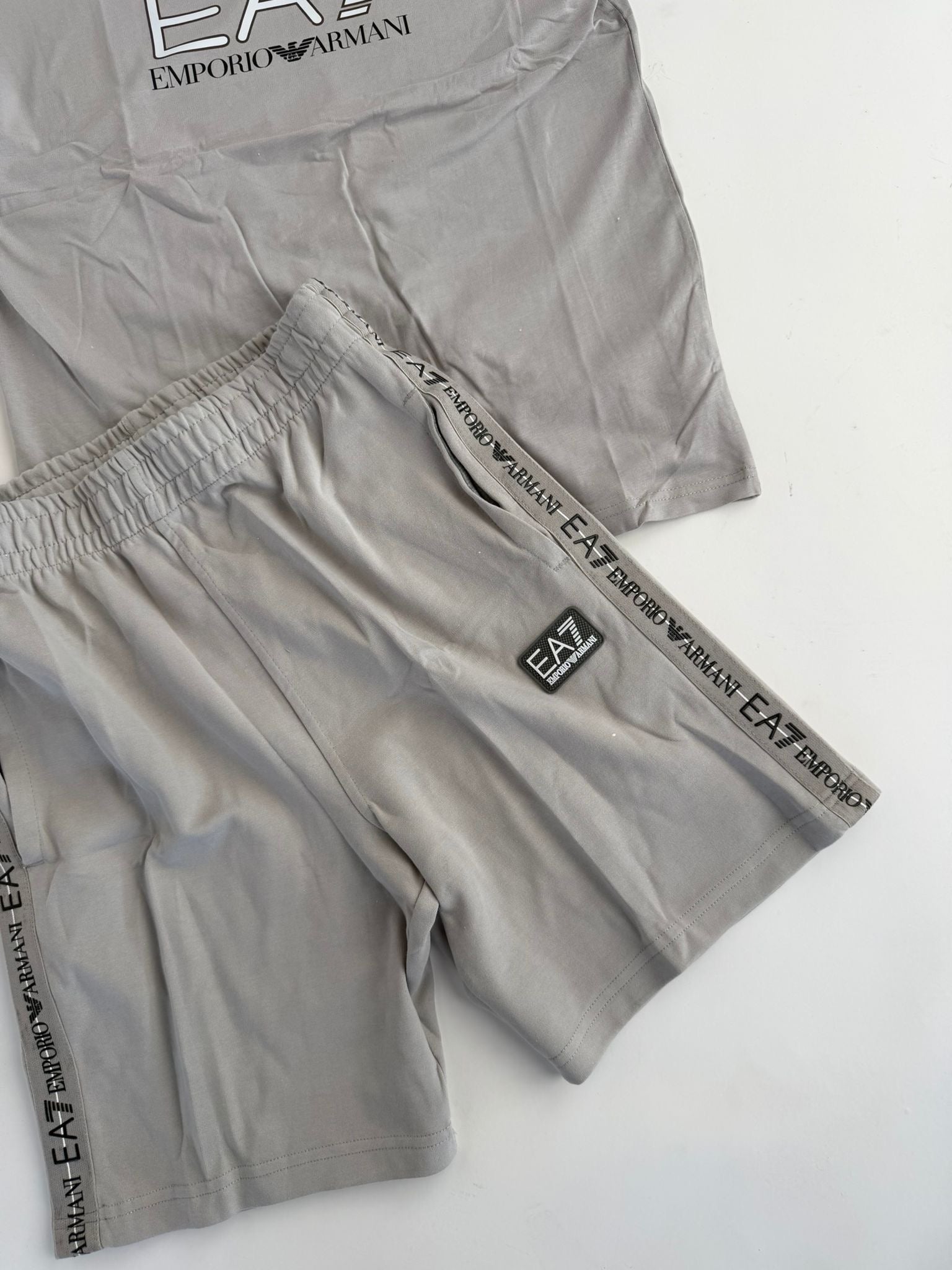 EMPORIO ARMANI CONJUNTO CORTO