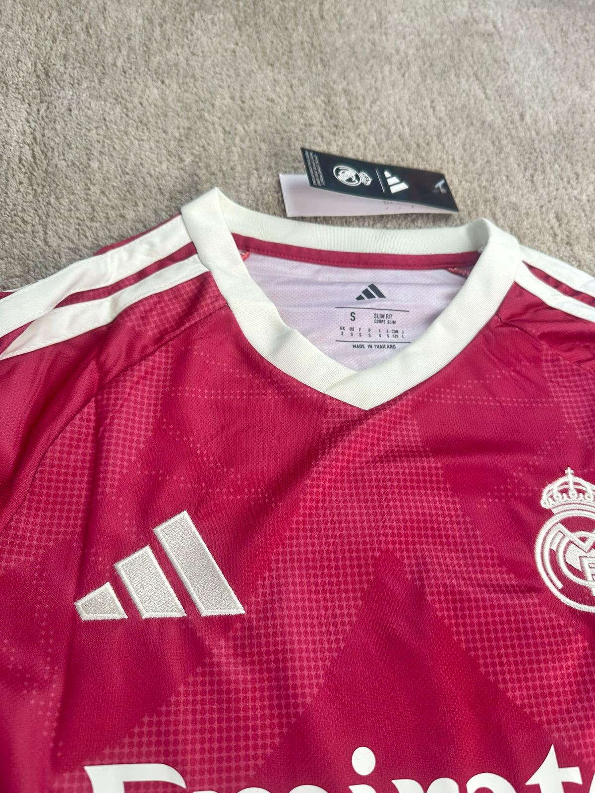 REAL MADRID ( AWAY KIT )