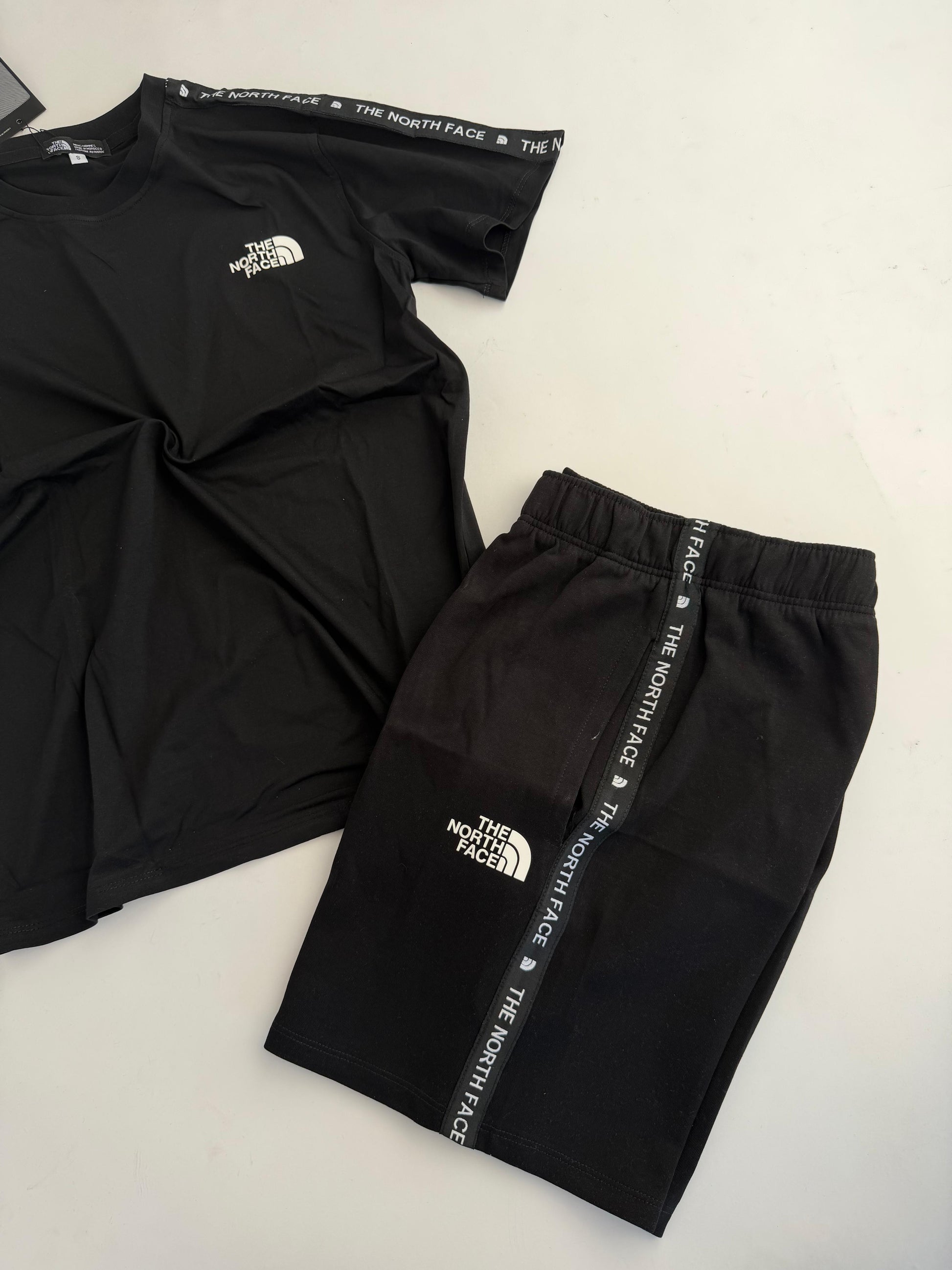 THE NORTH FACE CONJUNTO CORTO