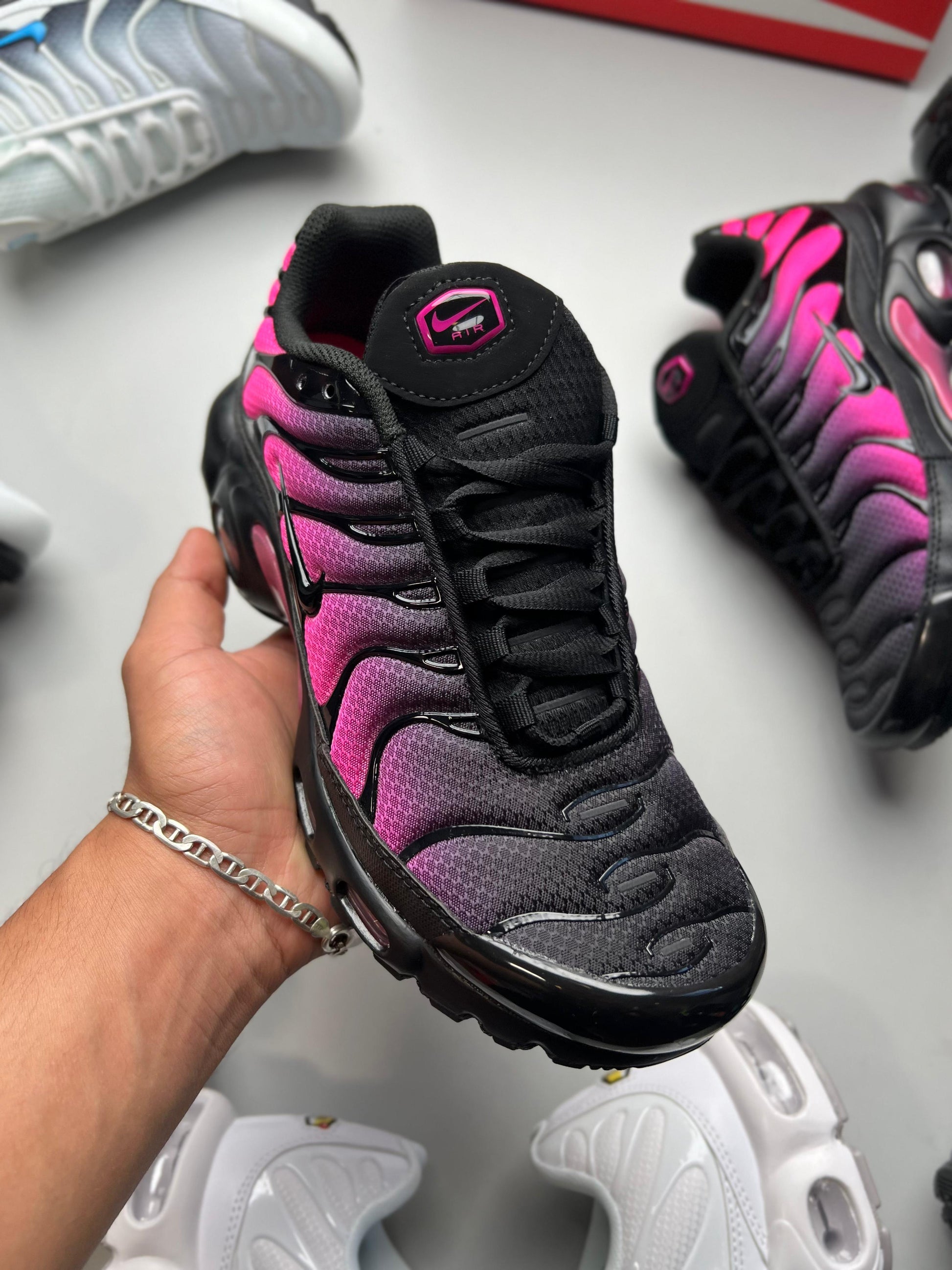 NIKE TN