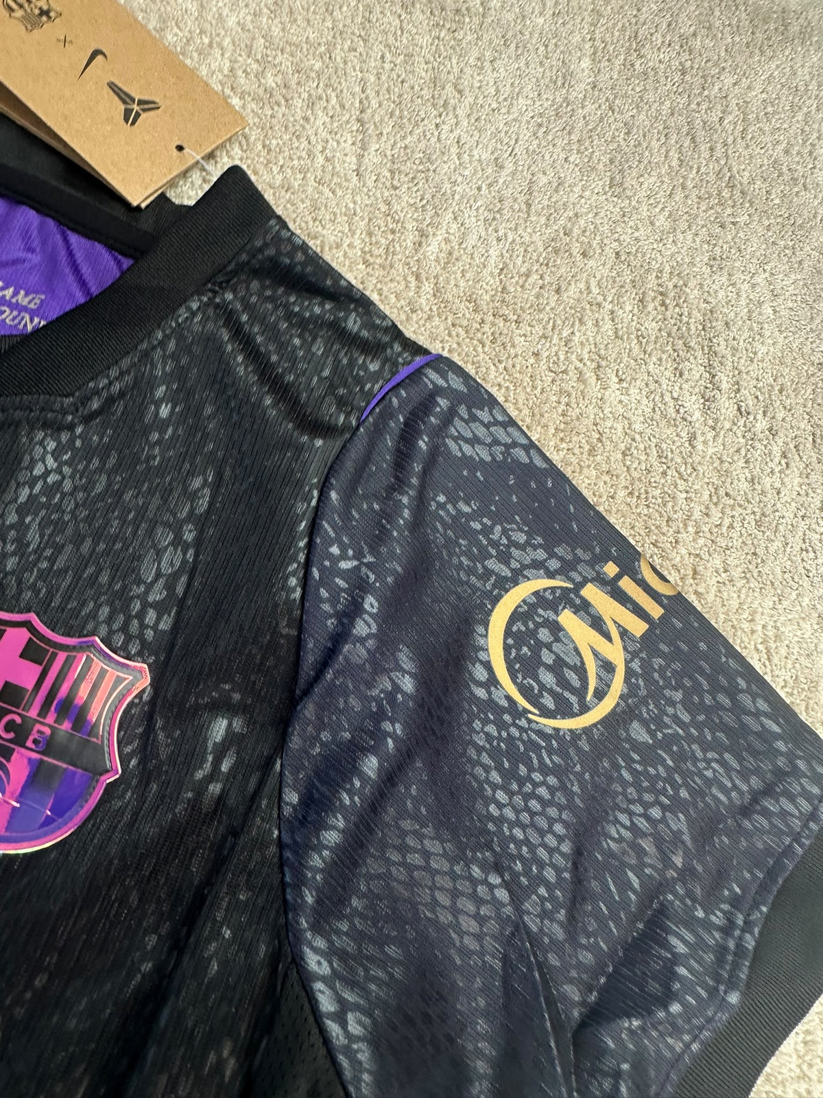FC BARCELONA ( AWAY KIT niños )