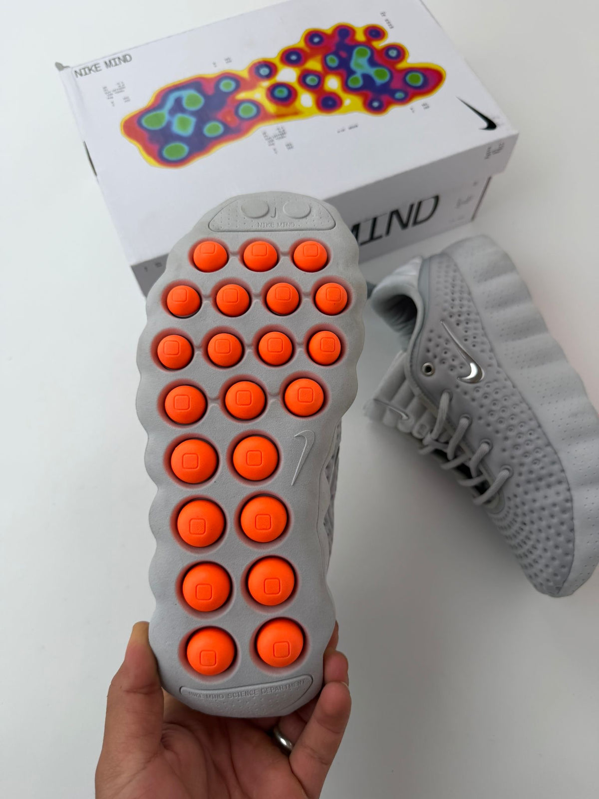 NIKE MIND 002
