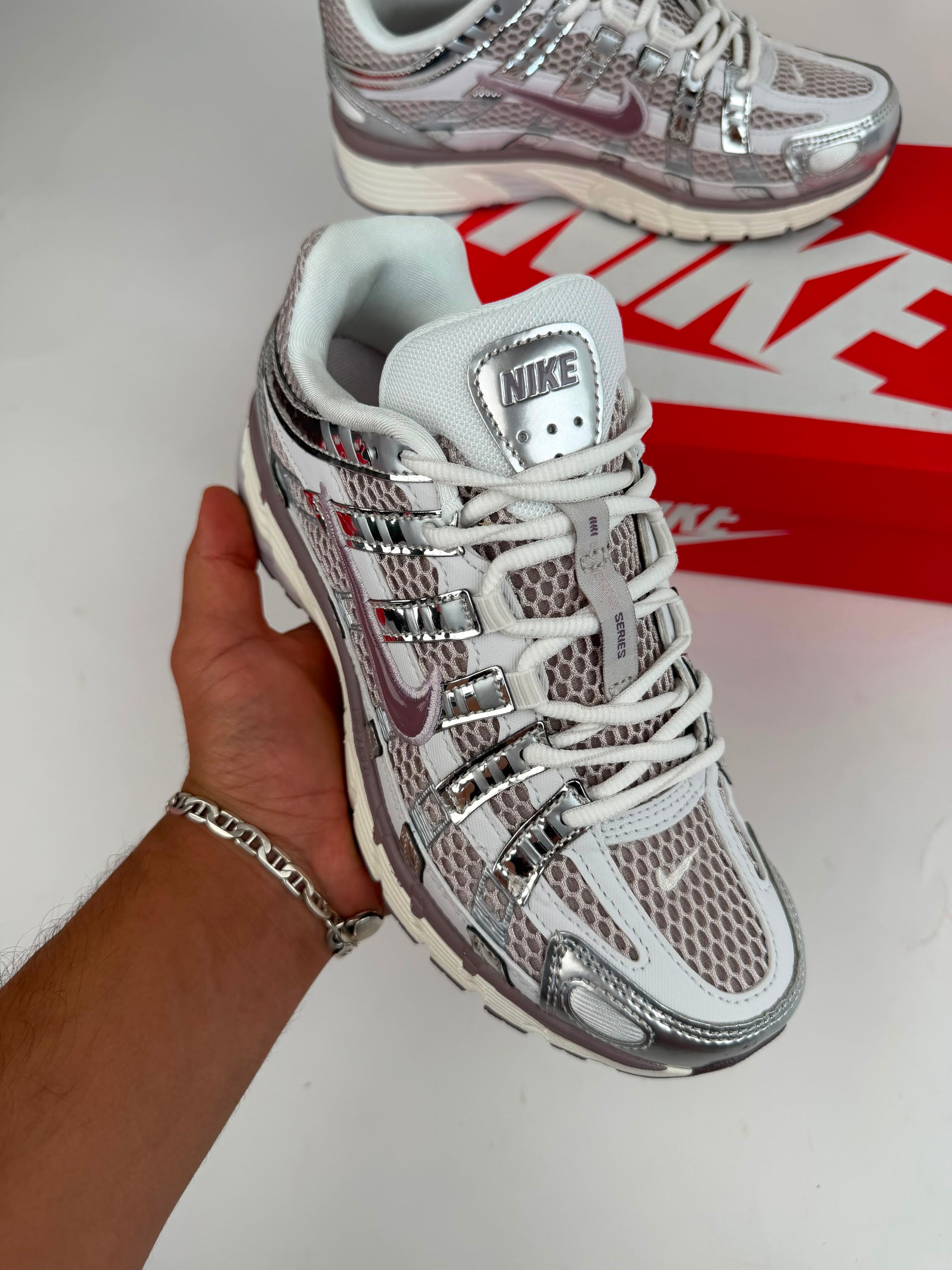 NIKE P6000