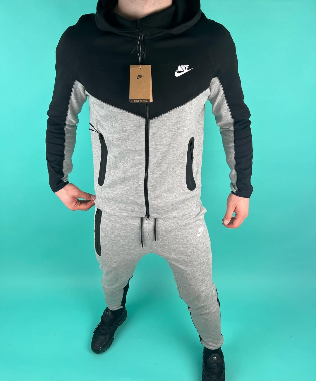 NIKE TECH