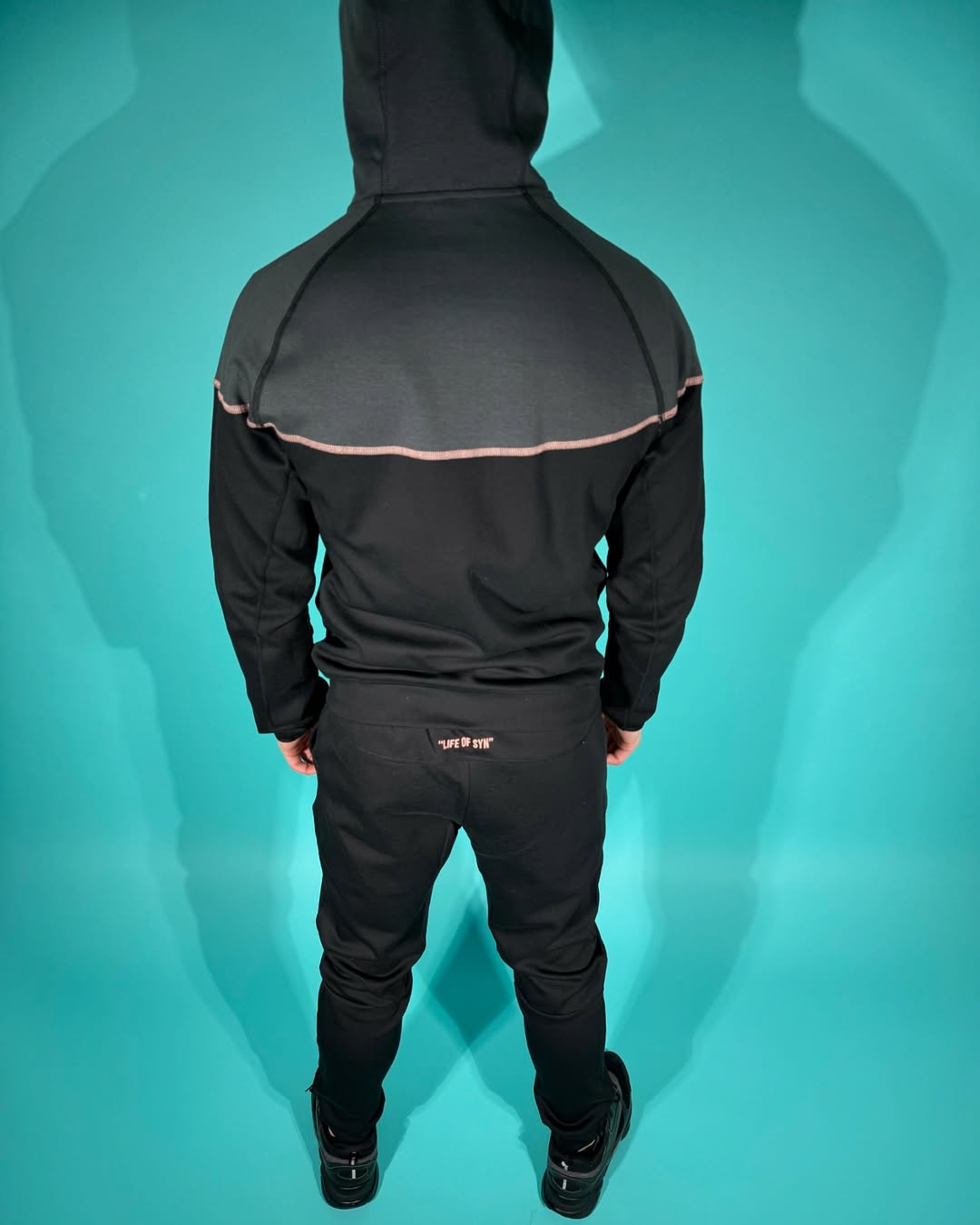 NIKE TECH SYNAWORLD