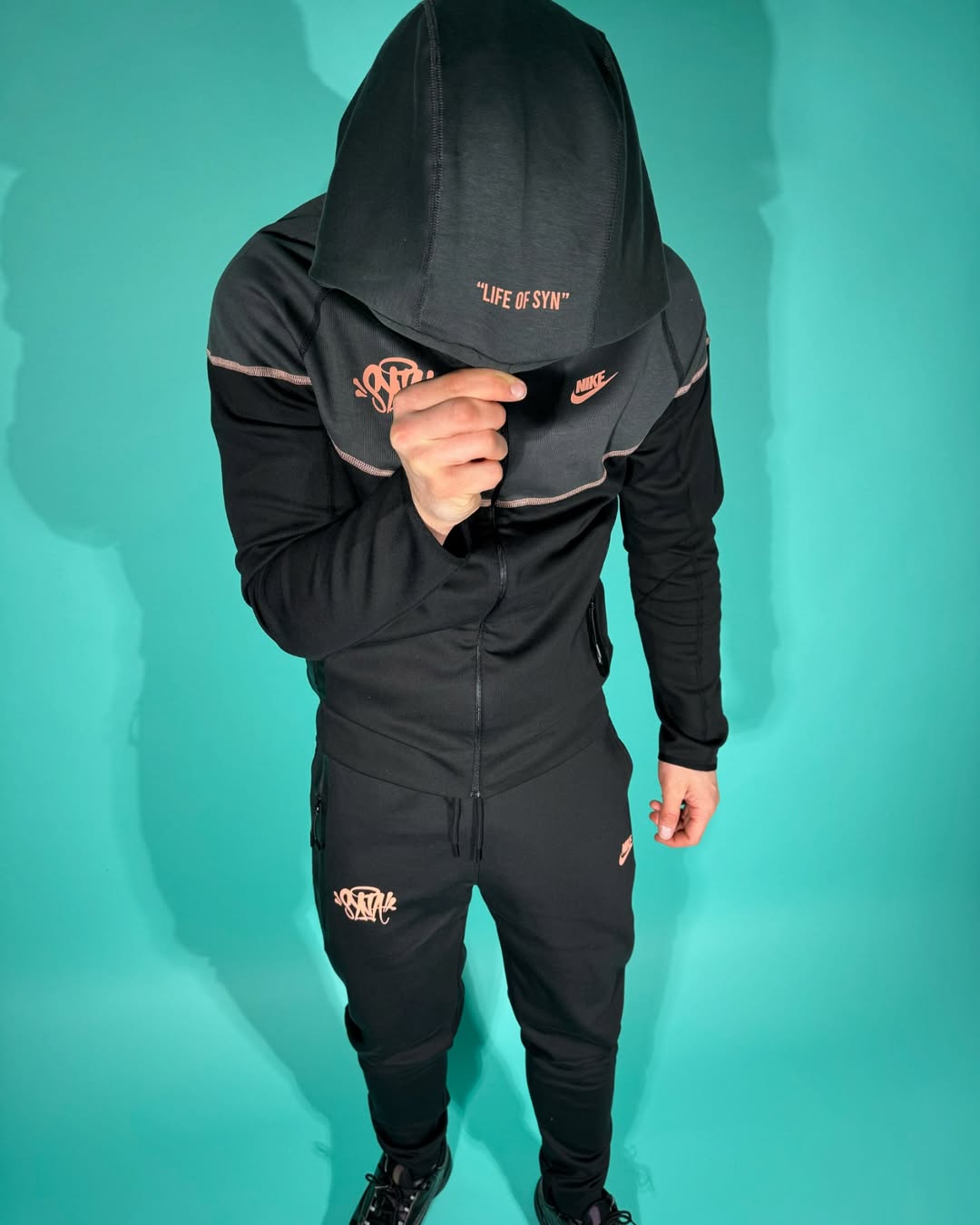 NIKE TECH SYNAWORLD