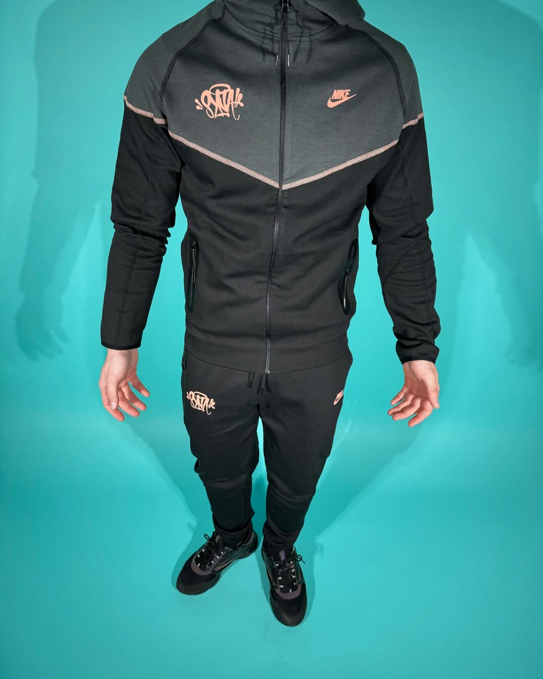 NIKE TECH SYNAWORLD