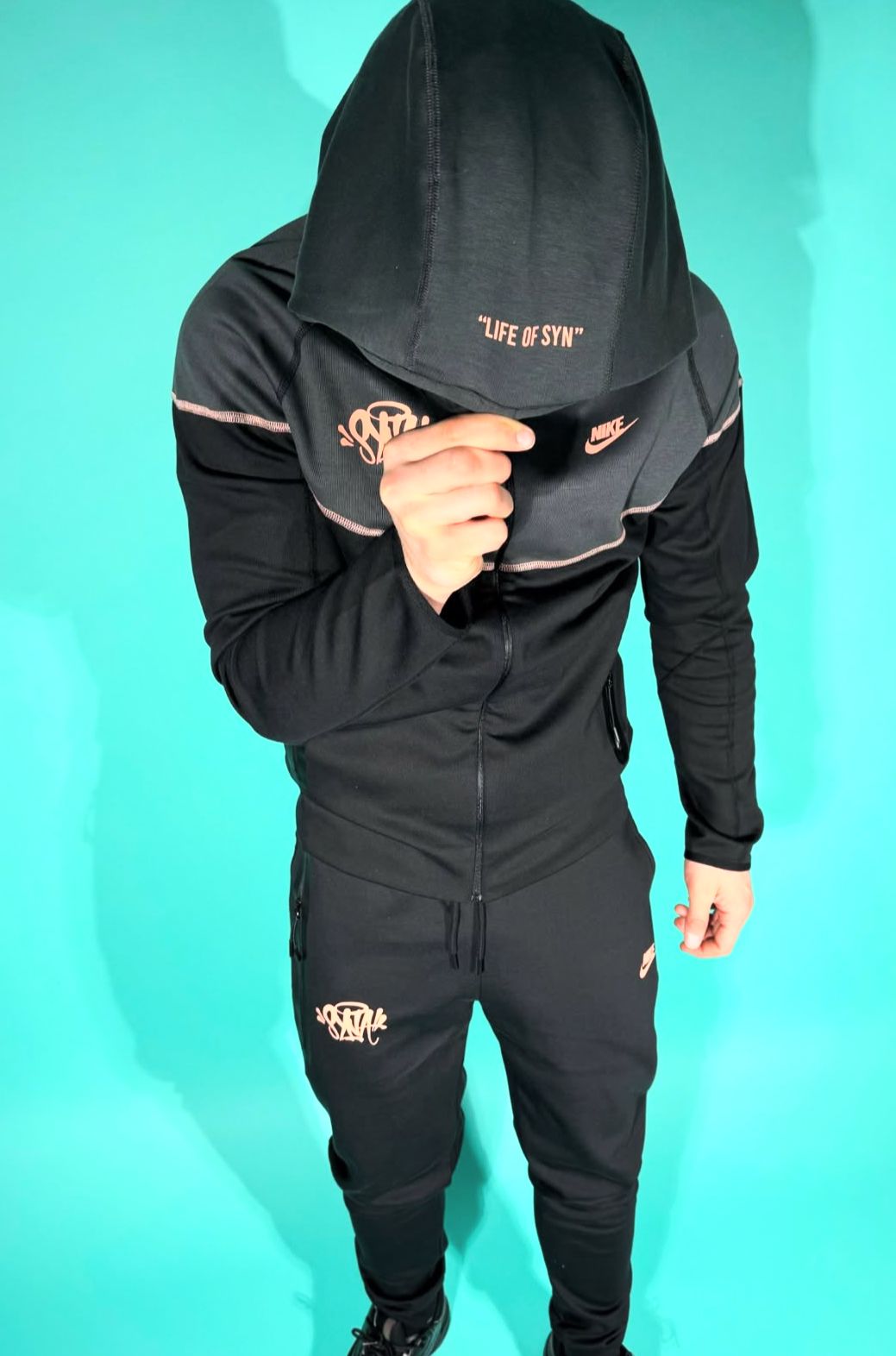 NIKE TECH SYNAWORLD