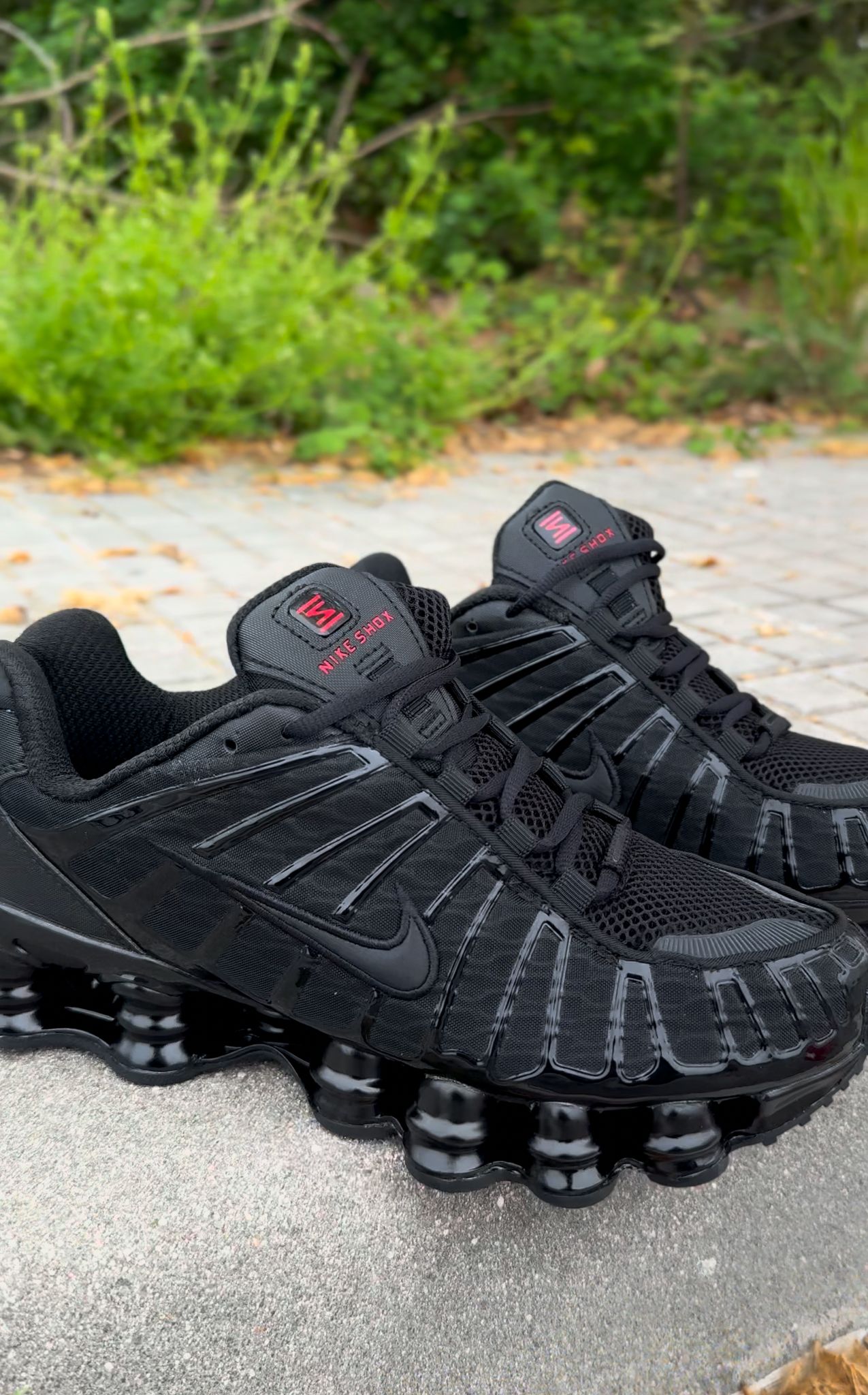 NIKE SHOX