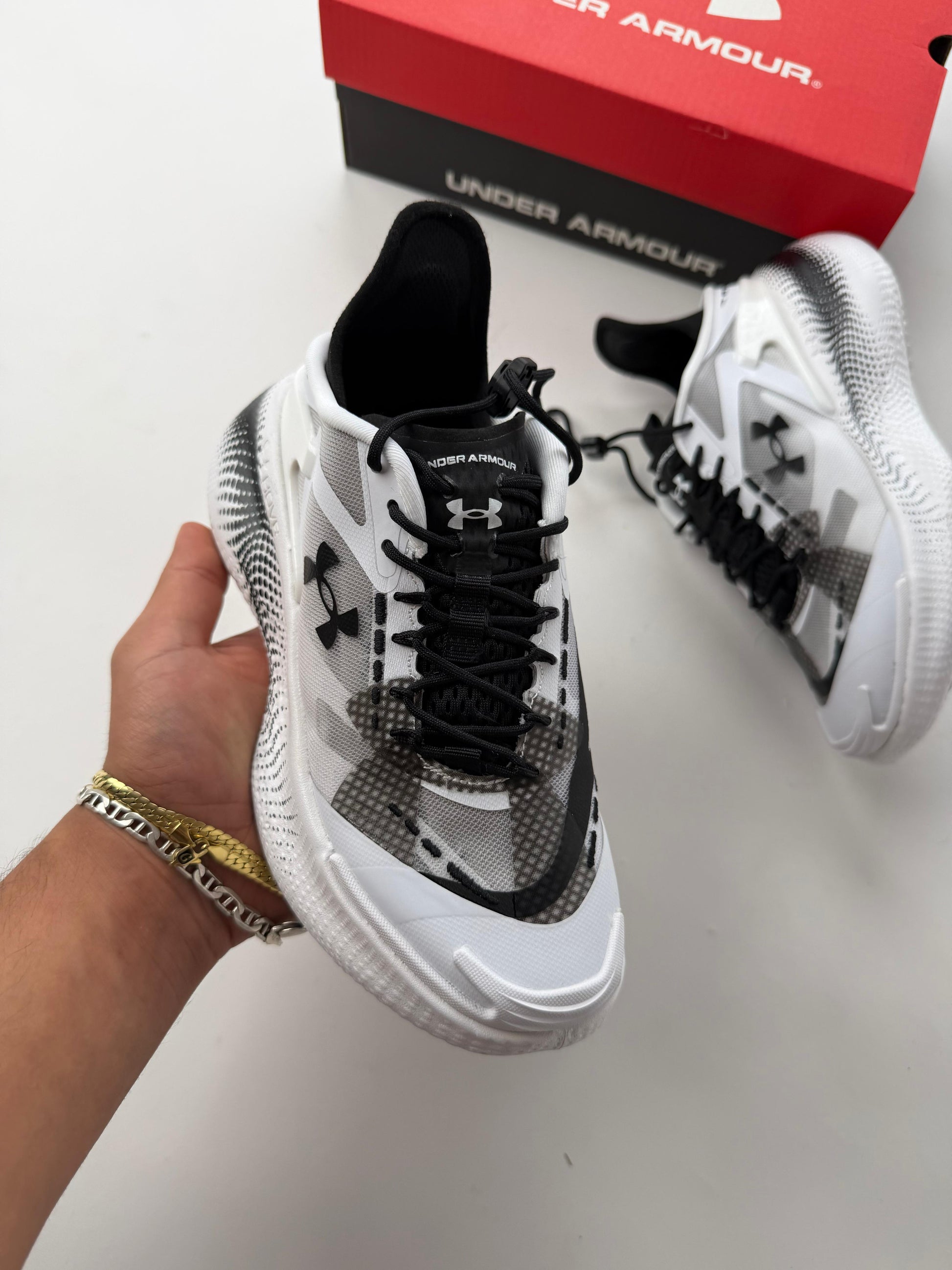 UNDER ARMOUR UA ECHO