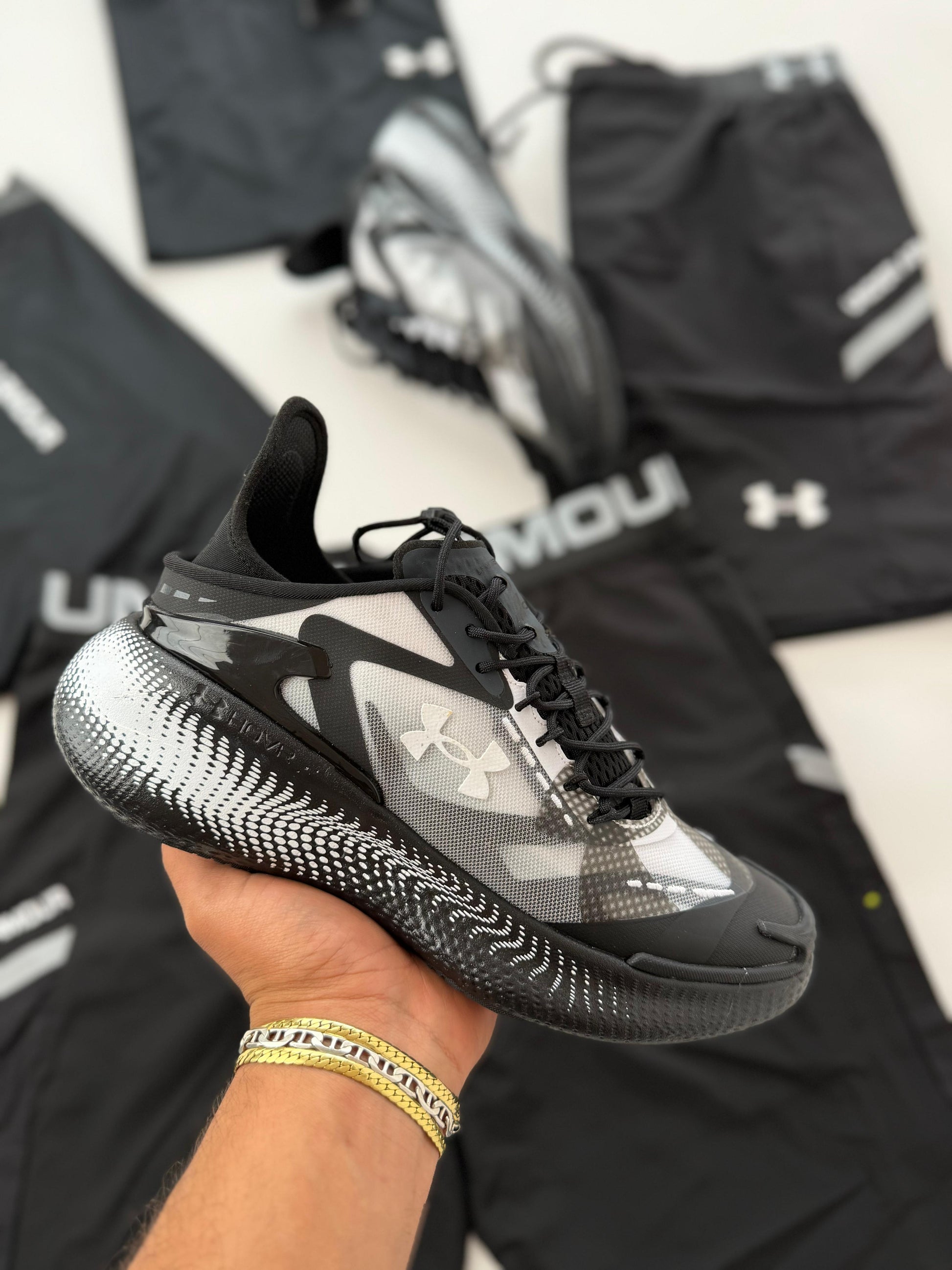 UNDER ARMOUR UA ECHO