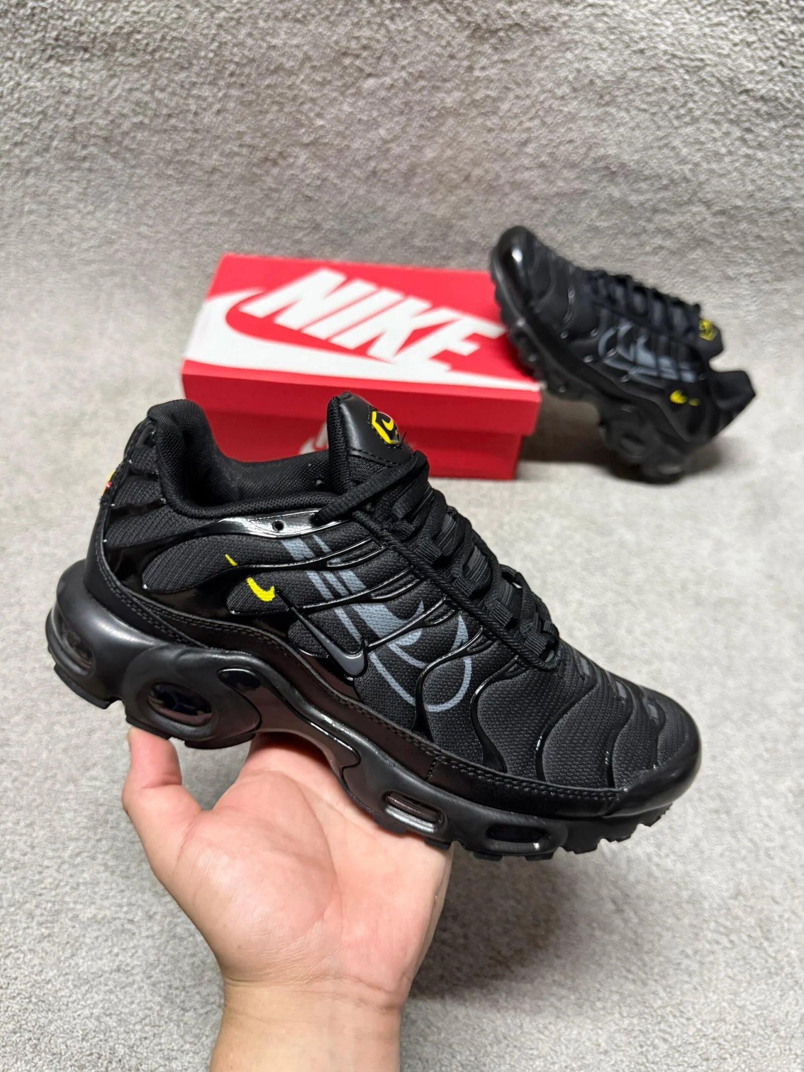 NIKE TN