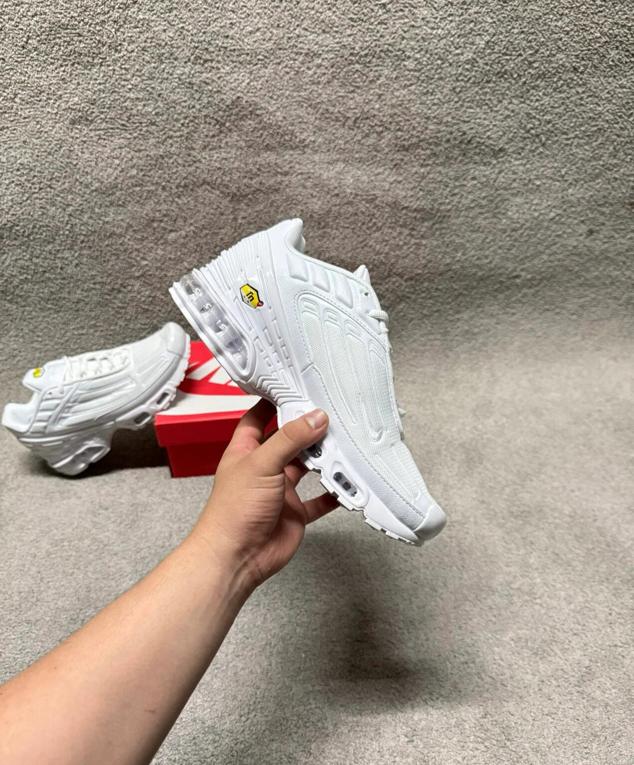 NIKE TN PLUS